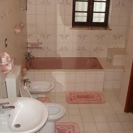 Na Casa Sao Bernardo Daire Alcobaça